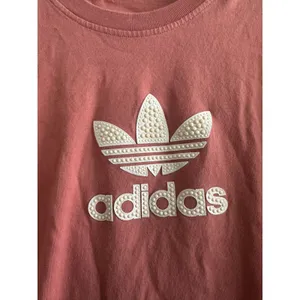 Adidas Originals Studded Pearl Trefoil Logo Graphic Tee - Dusty Rose / Pink (M) thumbnail 2