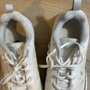 Nike Air Max AP Sneakers Womens 8 White Silver CU4870-102 Running Shoes Gym thumbnail 7