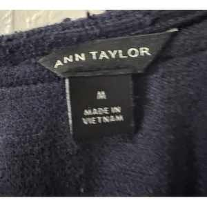 Chic Ann Taylor Loft Sweater Knit Top Womens M Navy Blue Tweed‎ With Silver Trim thumbnail 2