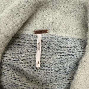 Free People Crop Top Fleece Long Sleeve Pull‎ Over Cowel Neck Soft Warm small thumbnail 5