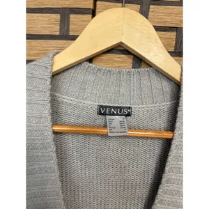 Venus Gray Cable Knit Button Front Cardigan‎ Size Small thumbnail 4