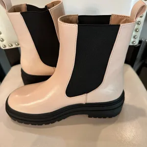 Lulu’s New Derrie Light Nude Platform Ankle Boots Chelsea Women’s Size 6.5 thumbnail 4