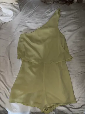 Le lis Green One Shoulder Romper thumbnail 3