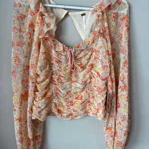 Free People Mabel Printed Blouse NWT Size Medium Floral Long Sleeve thumbnail 3