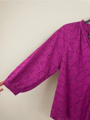 Evereve Magenta Eyelet Button-Front Blouse Size Medium thumbnail 4