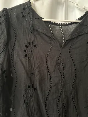 SheIn Black Top With Embroidery Cutouts thumbnail 2