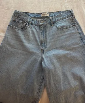 Abercrombie High-Rise Wide-Leg Jeans thumbnail 1