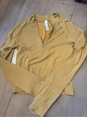 Lululemon Size 2 Swiftly Tech Half Zip 2.0 Gold thumbnail 1