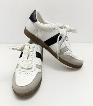 Women's Nikita Fashion Sneakers White - Universal Thread - Size 7 NEW thumbnail 1