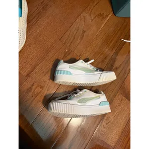 Puma Carina Street Platform Sneaker Pastel White Mint‎ Blue 384371-01 Size 8.5 thumbnail 2
