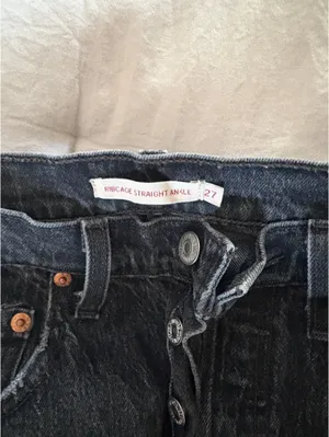Levi’s Ribcage Straight Ankle Jeans thumbnail 5