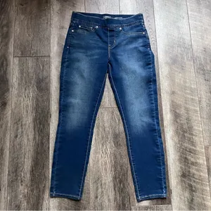 Signature by Levi Strauss Totally Shaping Pull On Skinny Jeans Size 6 Short thumbnail 2