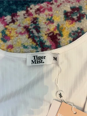 NWT Tiger Mist arti White Scoop-Neck Crop Top thumbnail 9