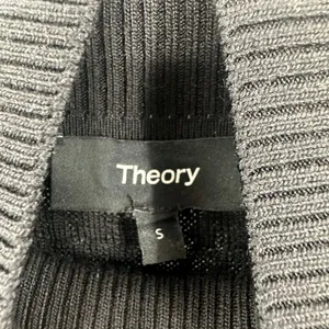 Theory Size Small Pullover Crop Sweater Turtleneck Silk Alpaca Blend Black Gray‎ thumbnail 4