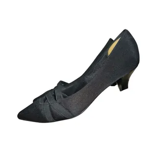 Nice black kitten heels , perfect for many occasions. Size 7.5 thumbnail 6