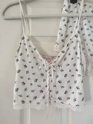 Victoria’s Secret Blue and White Floral Bow Top & Short Set thumbnail 3