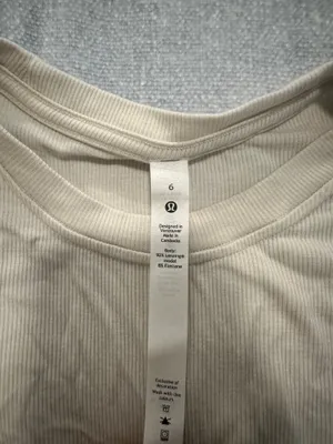 Lululemon shirt thumbnail 3
