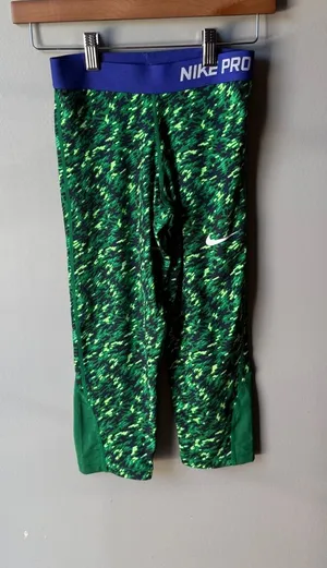 Nike Pro Dri-FIT Green Camo Capri Leggings Women’s Large thumbnail 1