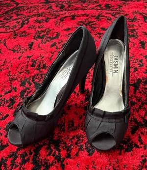 Jasmin collection cute ruffled heels with bows  thumbnail 1