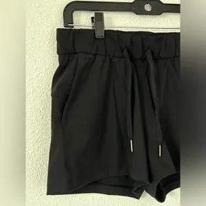 Lululemon Cinchable Waist High-Rise Woven Short 3.5" Sz 4 thumbnail 7