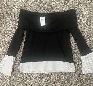 Socialite Off the shoulder sweater (without Tags) thumbnail 2