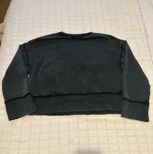 H&M Black Oversized Sweatshirt thumbnail 3