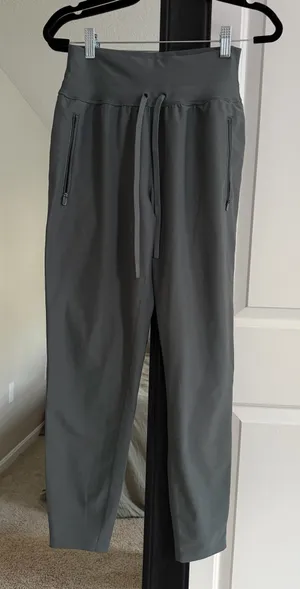 Old Navy High-Rise Powersoft Jogger thumbnail 1