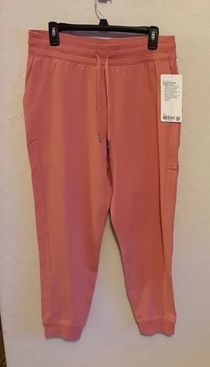 Lululemon Scuba High-Rise French Terry Jogger. NWT SZ 10 Pink Savannah. thumbnail 1