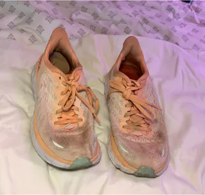 Women’s Hoka Clifton 8 Running Shoes Women’s 7.5 Pink/Peach thumbnail 4