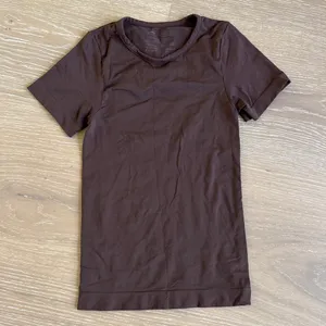 Skims Fits Everybody T-shirt Size XXS in Brown thumbnail 1