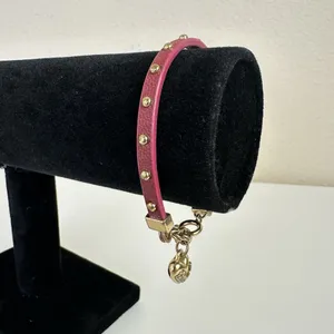 Y2K‎ Vtg Juicy Couture Puff Heart Gold Tone w/Fuchsia Leather Band Bracelet 7" thumbnail 2