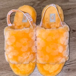 UGG 9 Vibrant Orange Fluffy Slippers thumbnail 6