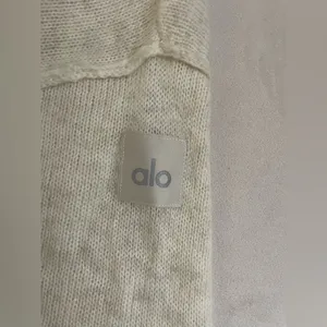 ALO Yoga NWT Unisex Wool Cashmere New Class Crewneck Sweater Bone Heather Size M thumbnail 8