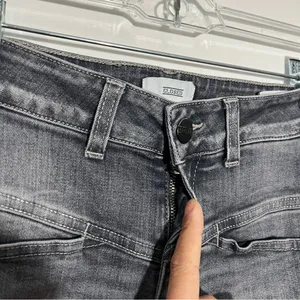 Anthropologie‎ Closed Pedal Pusher Jean Size 24 Closed Size 38 Minimalist Casual thumbnail 5