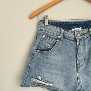 Princess Polly Feels Like Summer Denim Shorts Size 4 thumbnail 5