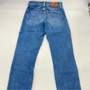Levi's Women's High Rise Skinny Leg w/Cuffs Medium Wash Blue Jeans-Size 25 thumbnail 2