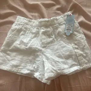 Target White Flower Shorts thumbnail 1