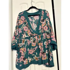 Floral Print Teal Surplice Wrap Blouse 1X By Maurices With 3/4‎ Sleeves & Empire thumbnail 3