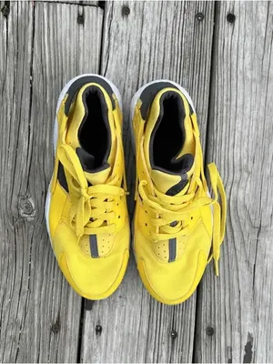 Nike Huarache Run GS 'Yellow' Size 6y Women’s Size 7.5 thumbnail 4