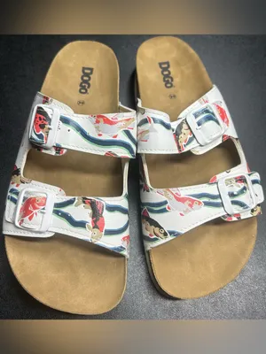 Dogo Women’s Size 39 EU US 8.5 Vegan Leather White Koi World Design Sandals thumbnail 4