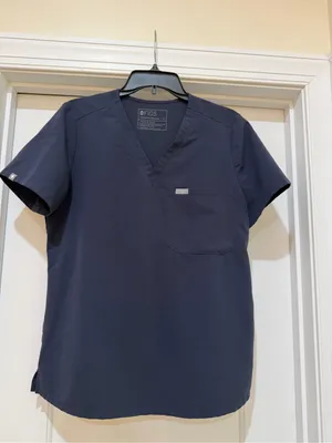 Figs Women's Grey Short Sleeve V-Neck Scrub Top Size M thumbnail 2