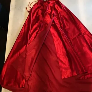 Women’s Gorgeous Red Formal Bridal Dress Two Pieces - Bodice and Skirt Size XS thumbnail 10