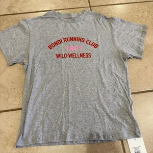 Wilo the label Bondi Running Club TEE Wellness Gray Short Sleeve 1991 thumbnail 1