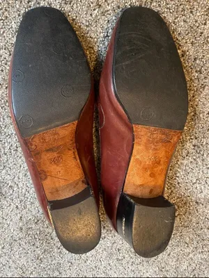 Gucci Heels Are Vintage leather brown in color.. needs a good polish. In great condition no Flaws. thumbnail 16