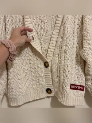 Taylor Swift The Red Era Cable Knit Cardigan size XS/S thumbnail 4