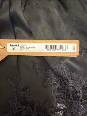 SKIMS Silk Lace Black Onyx Cami & Short Set Size Medium thumbnail 9
