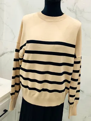 Soft comfy crewneck sweater 🌼🌼NWT Black thumbnail 1