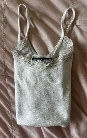 Brandy Melville Tank White Heart thumbnail 1