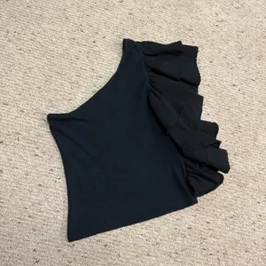 NWT By Anthropologie Ruffled One-Shoulder Top in Black Women’s Size Small thumbnail 5