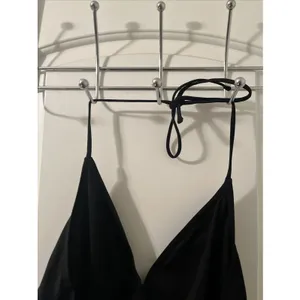 Women's Size 1XL Black Swim Top Tie Back Spaghetti Straps thumbnail 8